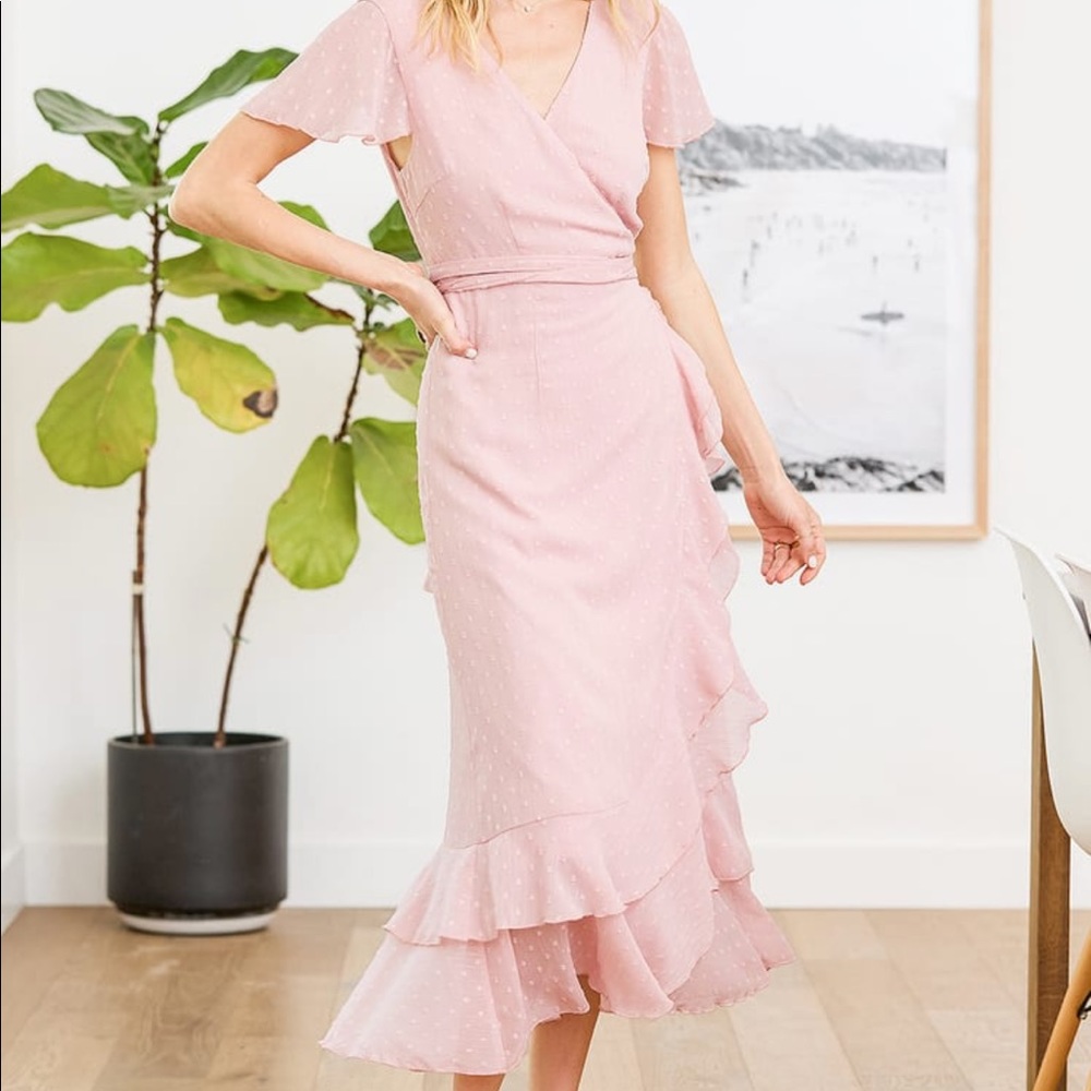 🎁 NWT Lulu’s Blush Wrap Midi Dress, Size M
